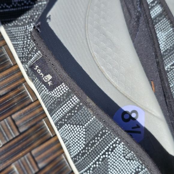 Flats - Picture 2 of 5